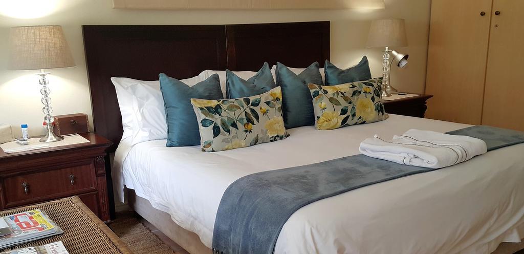 Large Luxury Double or Twin Room with Mountain View
