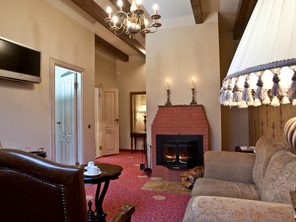 Suite with Fireplace and Spa Access