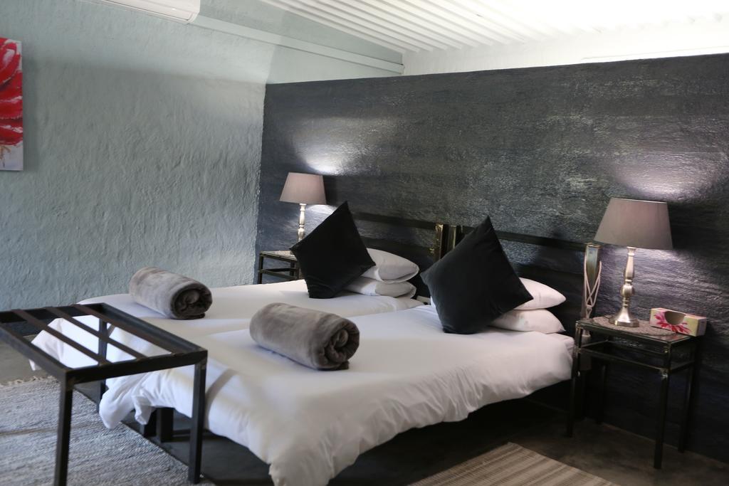 Twin Room with Bathroom
