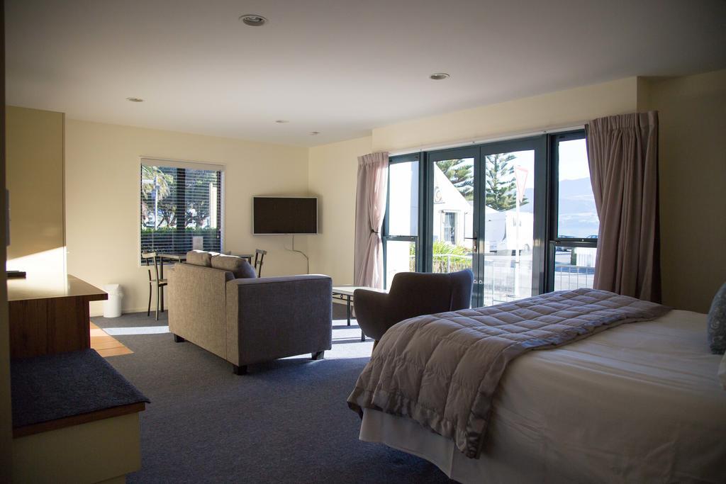 Ground Floor Studio with Sea View