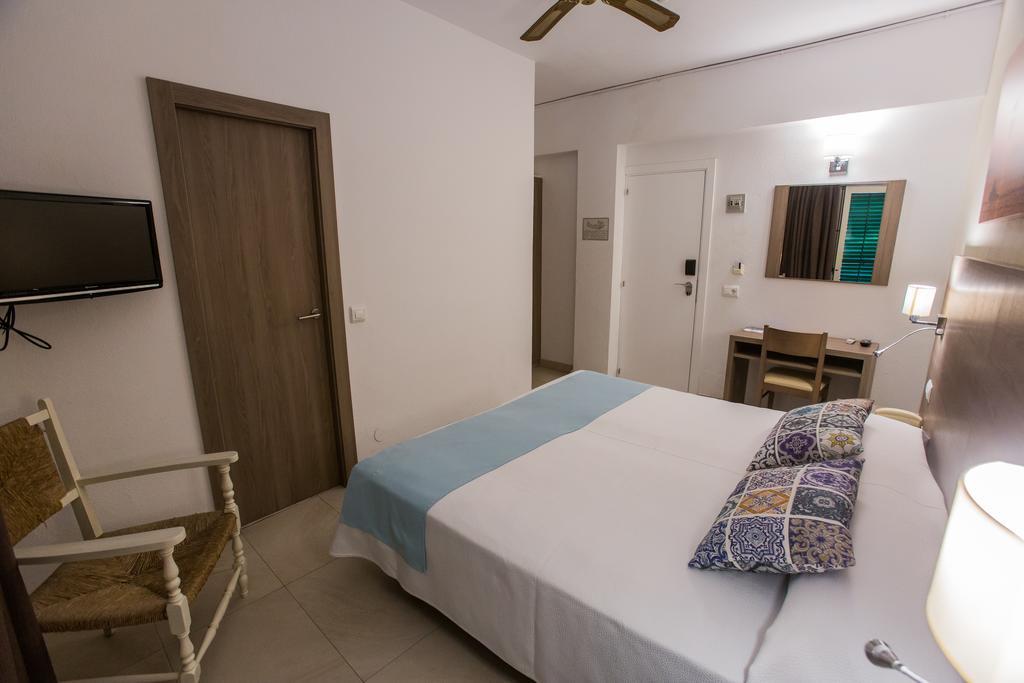 Double or Twin Room with Balcony