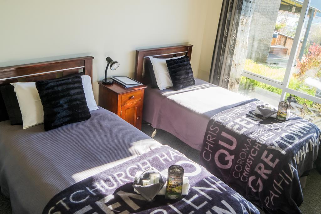 Twin Room with Shared Bathroom