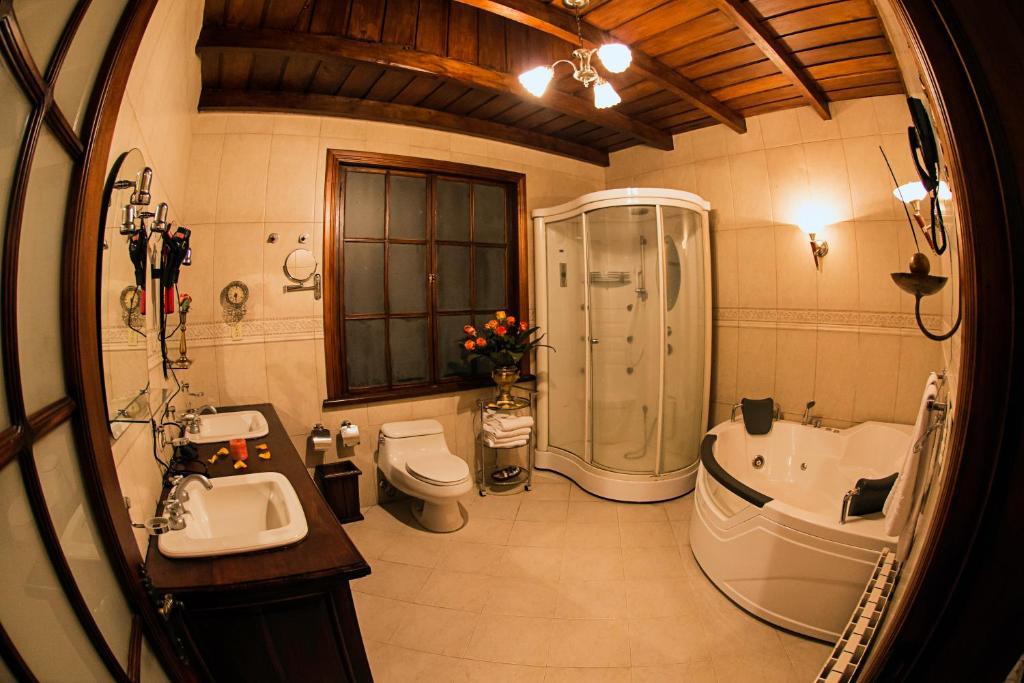 Family Room (4 Adults)