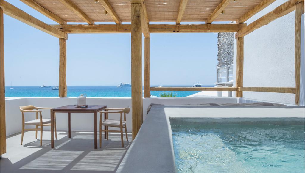 Deluxe Room with Jacuzzi and Sea View