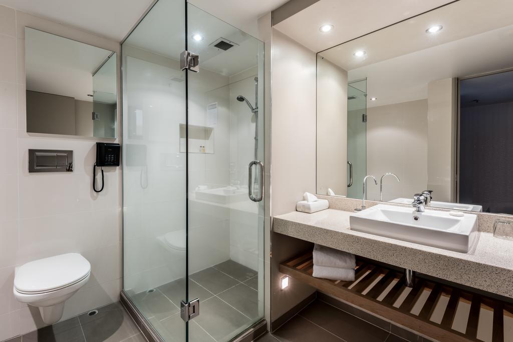Bureau Twin Room