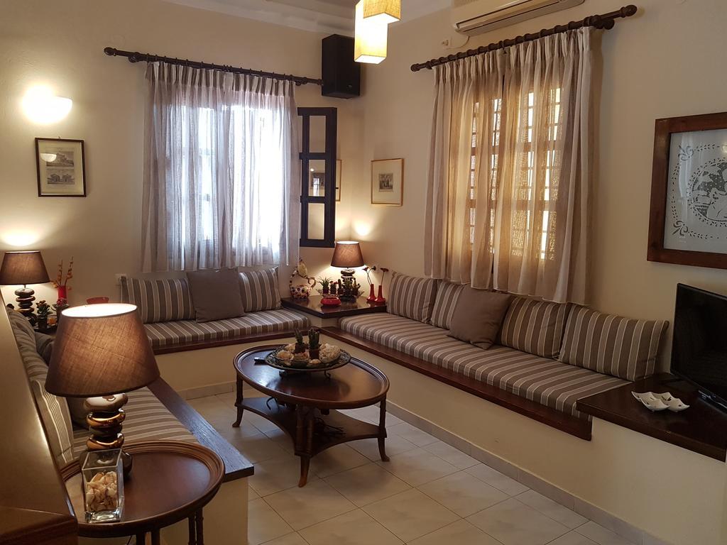 Petra Nera Tiny Double Room