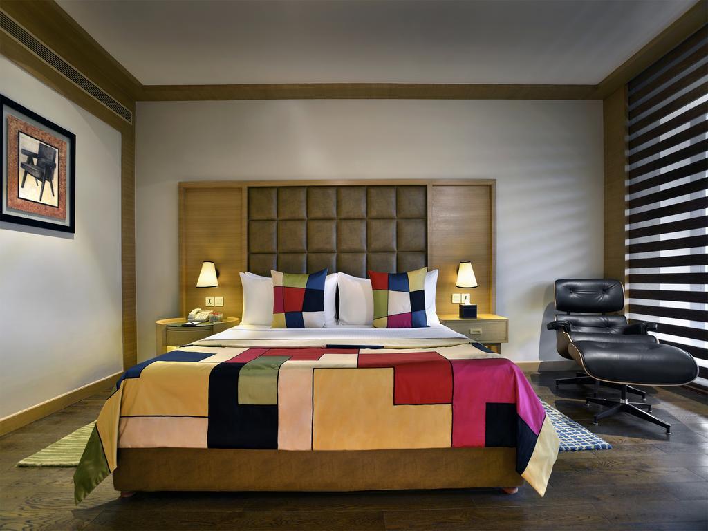 Premier King Room with 10% discount on F&SB, SPA & Laundry,Happy Hours deal offering 1+1 offer. Offer is available from 6:00 PM till 8:00 PM at The Circle Bar