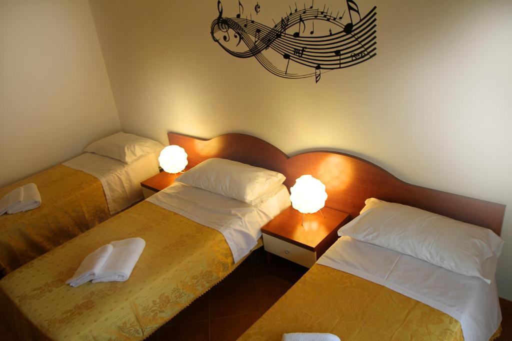 Triple Room with Shared Bathroom