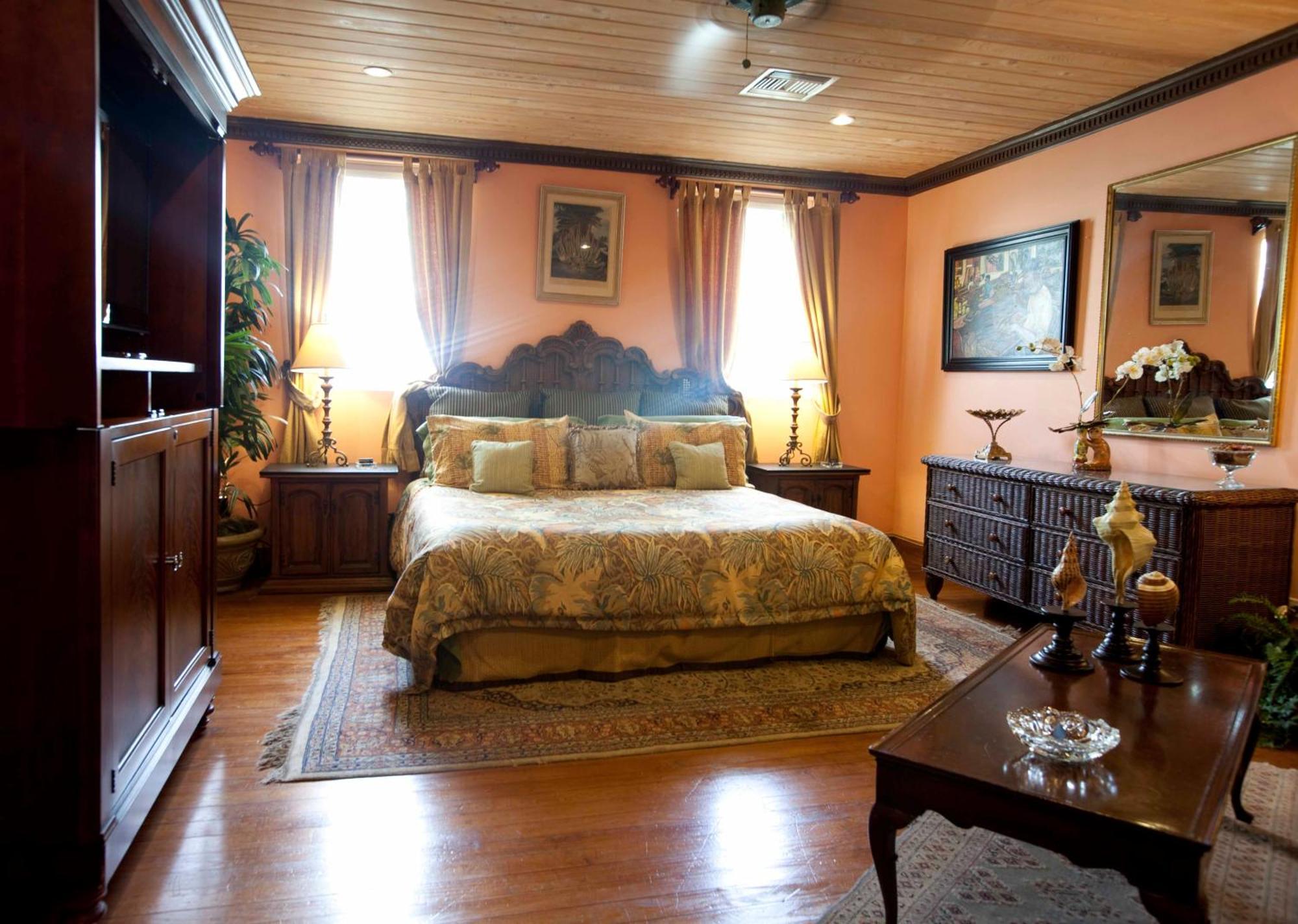 Luxury King Room