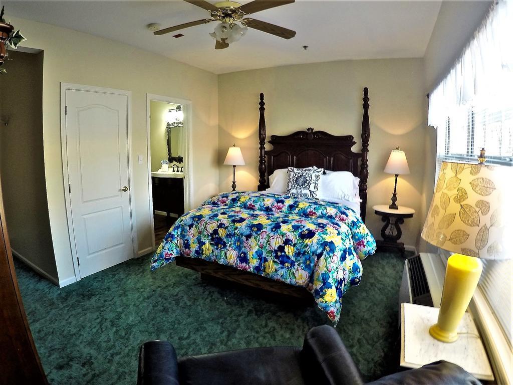 Deluxe Queen Room