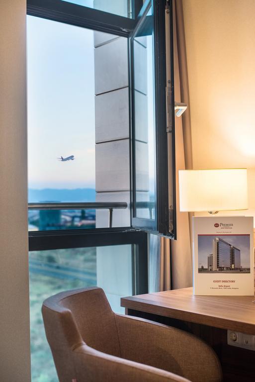 Deluxe Queen Room with Complimentary Water, Free WiFi, Free Tea and Coffee Equipment