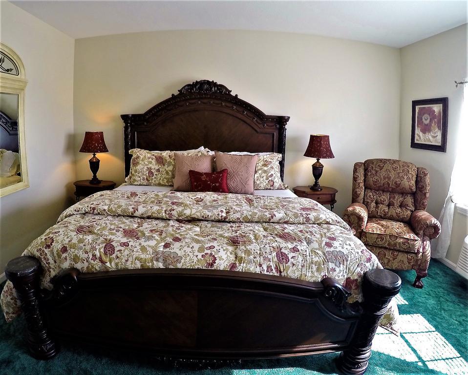 Deluxe King Room