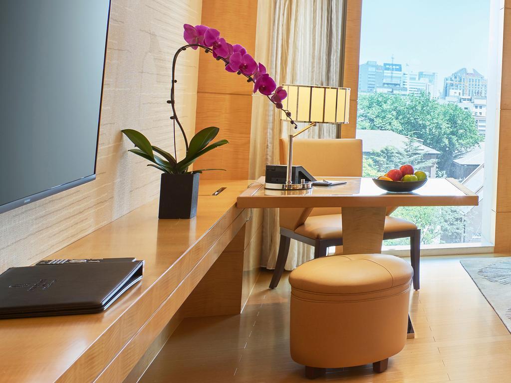 Family Suite | Family Pick: Simmons King Bed + Two Twin Beds + Two Bedrooms + Two Bathrooms