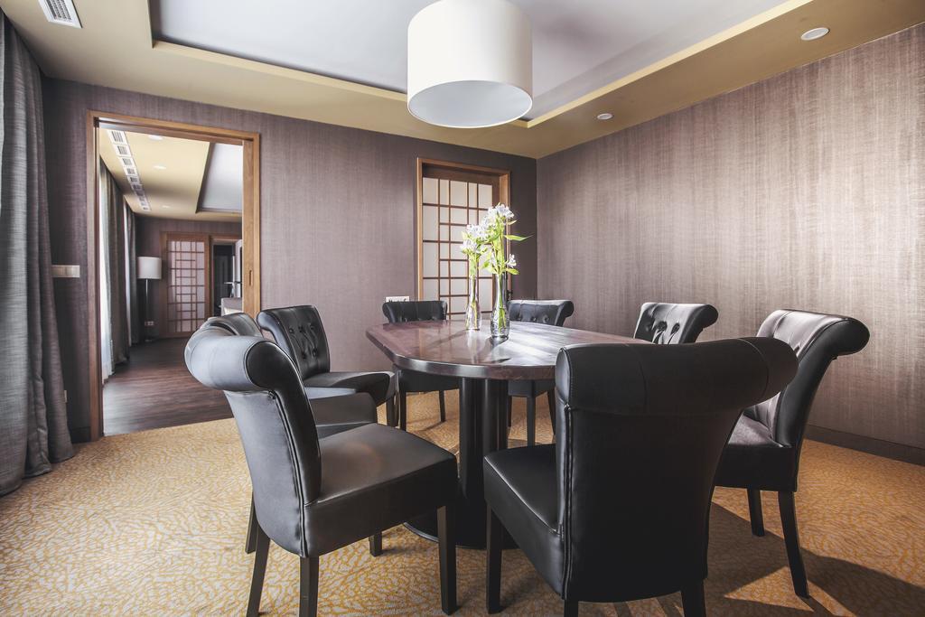 Presidential Suite with Balcony