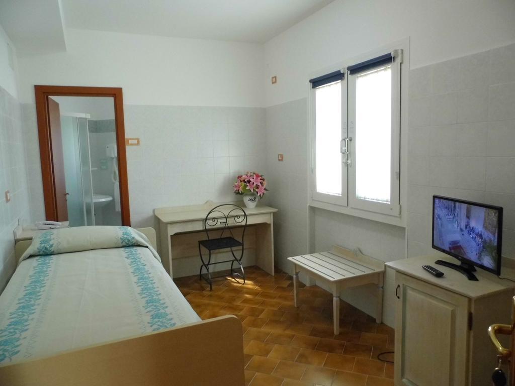 Small Single Room