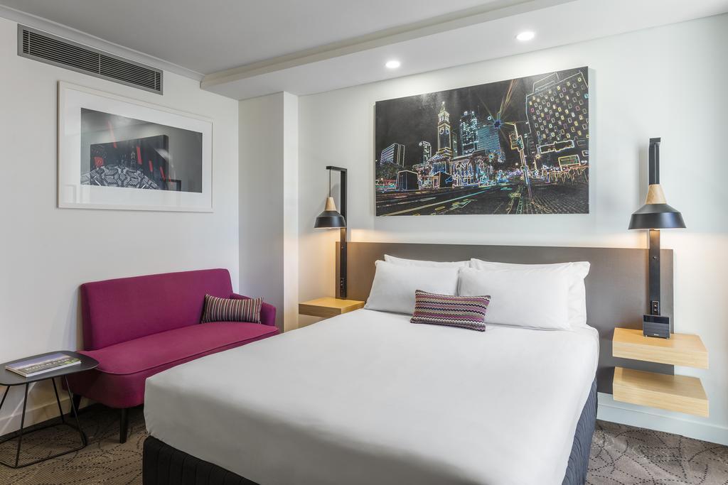 Superior Corner Room
