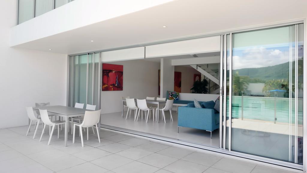 Three-Bedroom Apartment with Pool Access - Swim Out