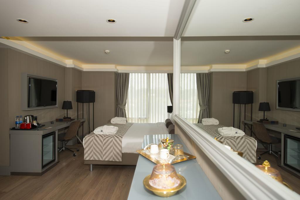 King Suite with Sea View