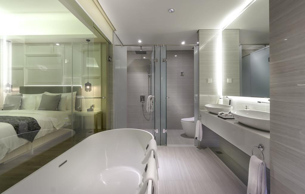 Vertu Suite Double Bed