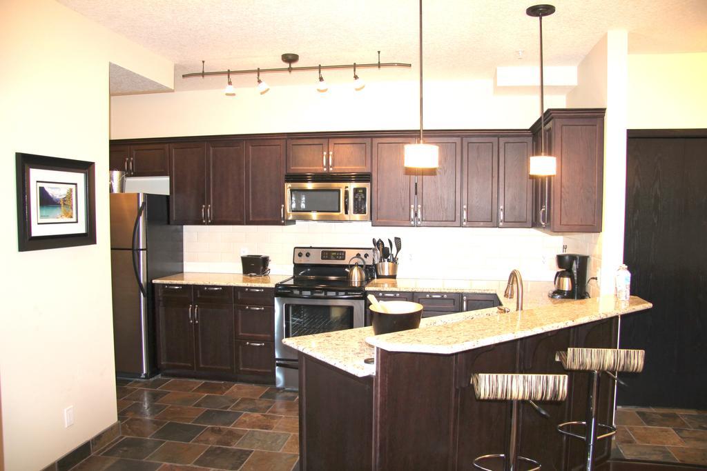 Three-Bedroom Suite with Mountain View