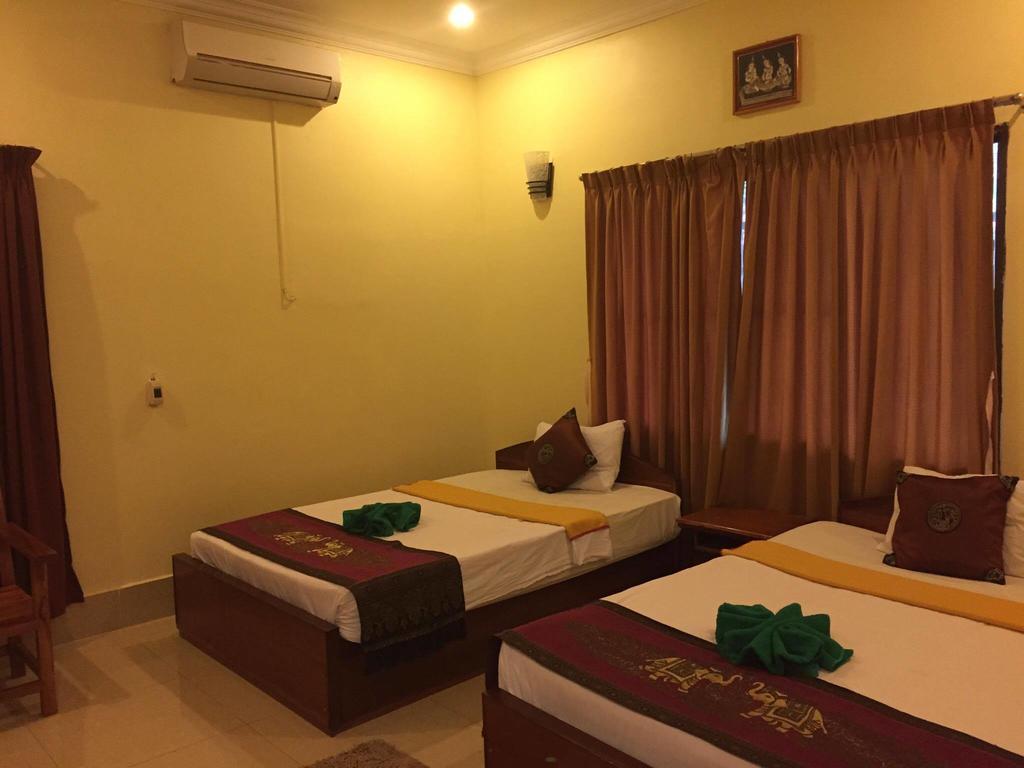 Standard Twin Room with Air-Conditioning