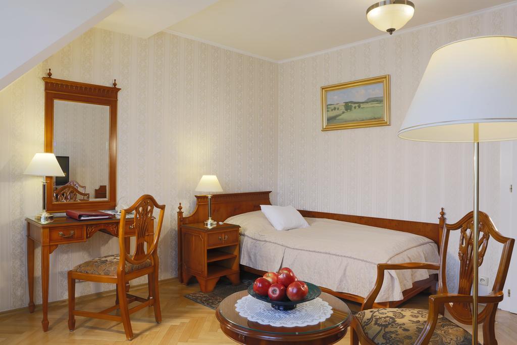 Standard Single Room