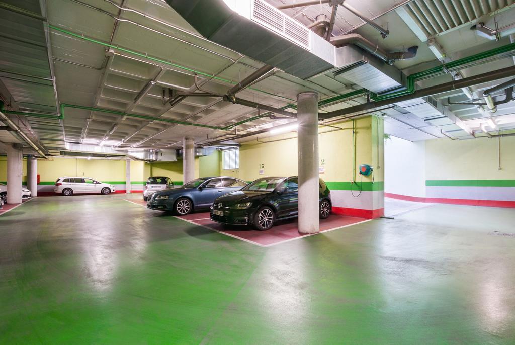 Double or Twin Room with Parking