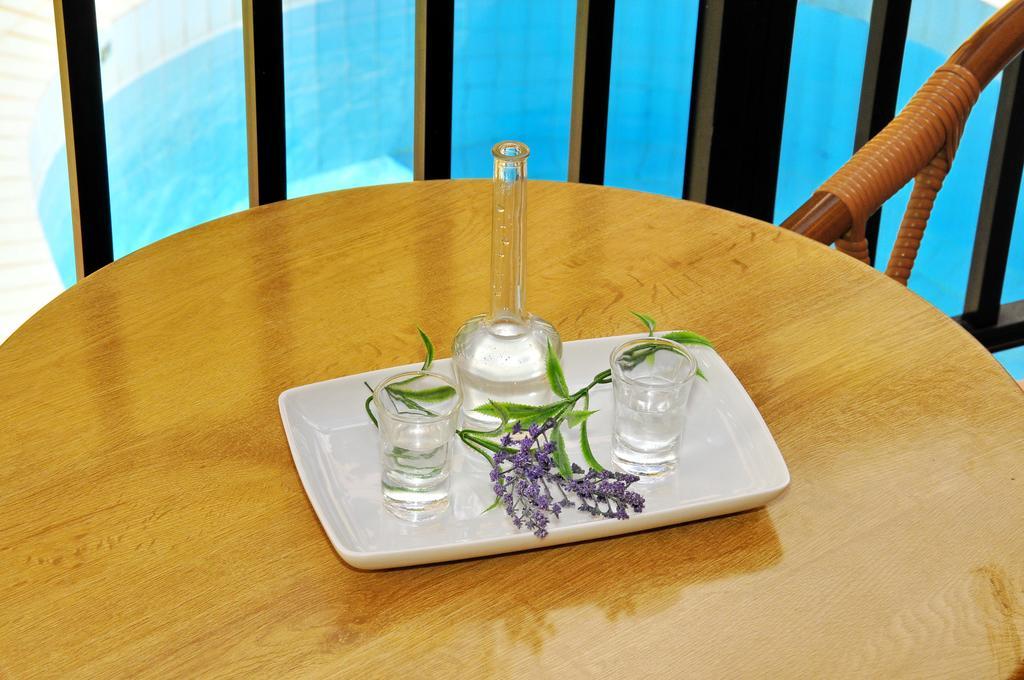 Studio (2 Adults)