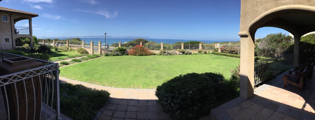 Ground Floor, sea facing - King size bed