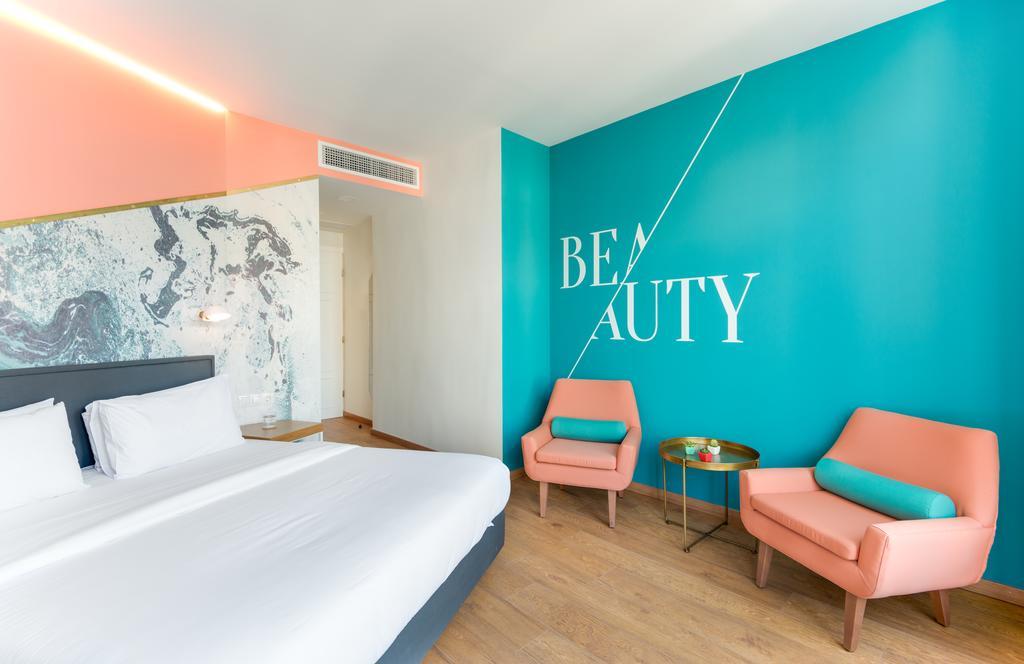 Large Partial Sea View Room