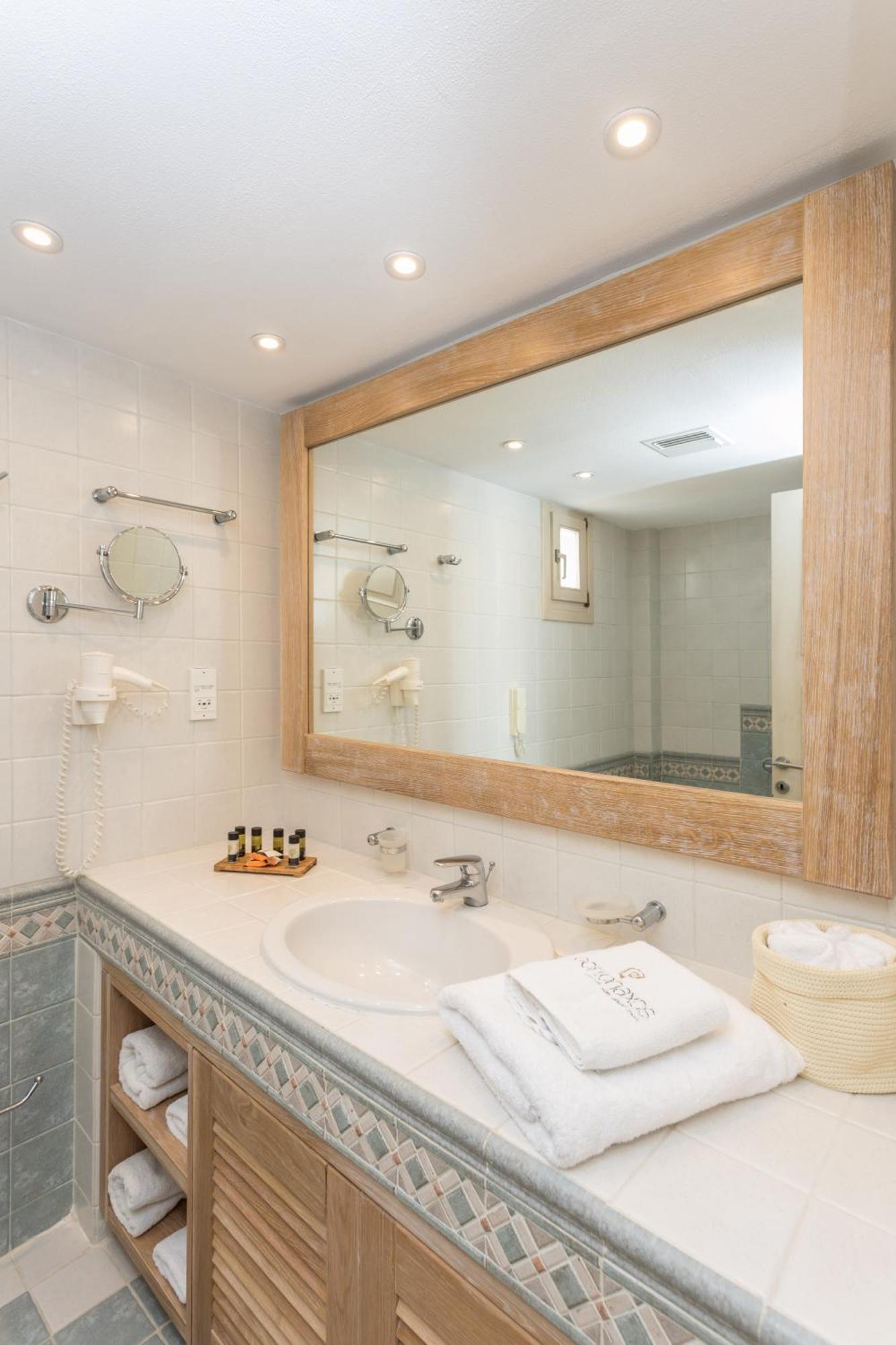 Superior Double or Twin Room with Garden View