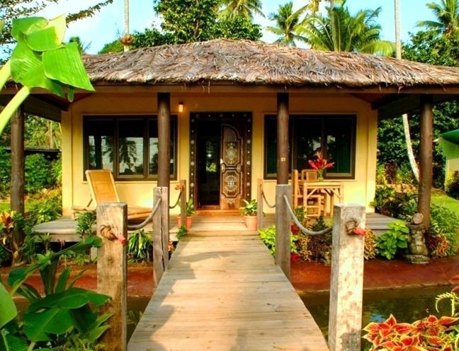 Villa with Garden View