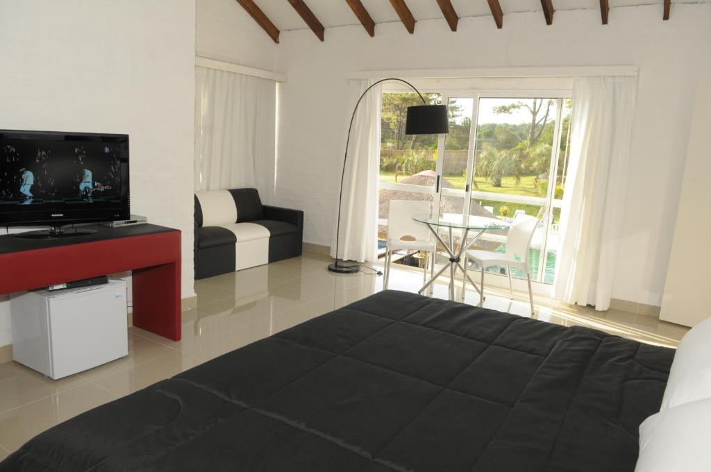 Standard Quadruple Suite