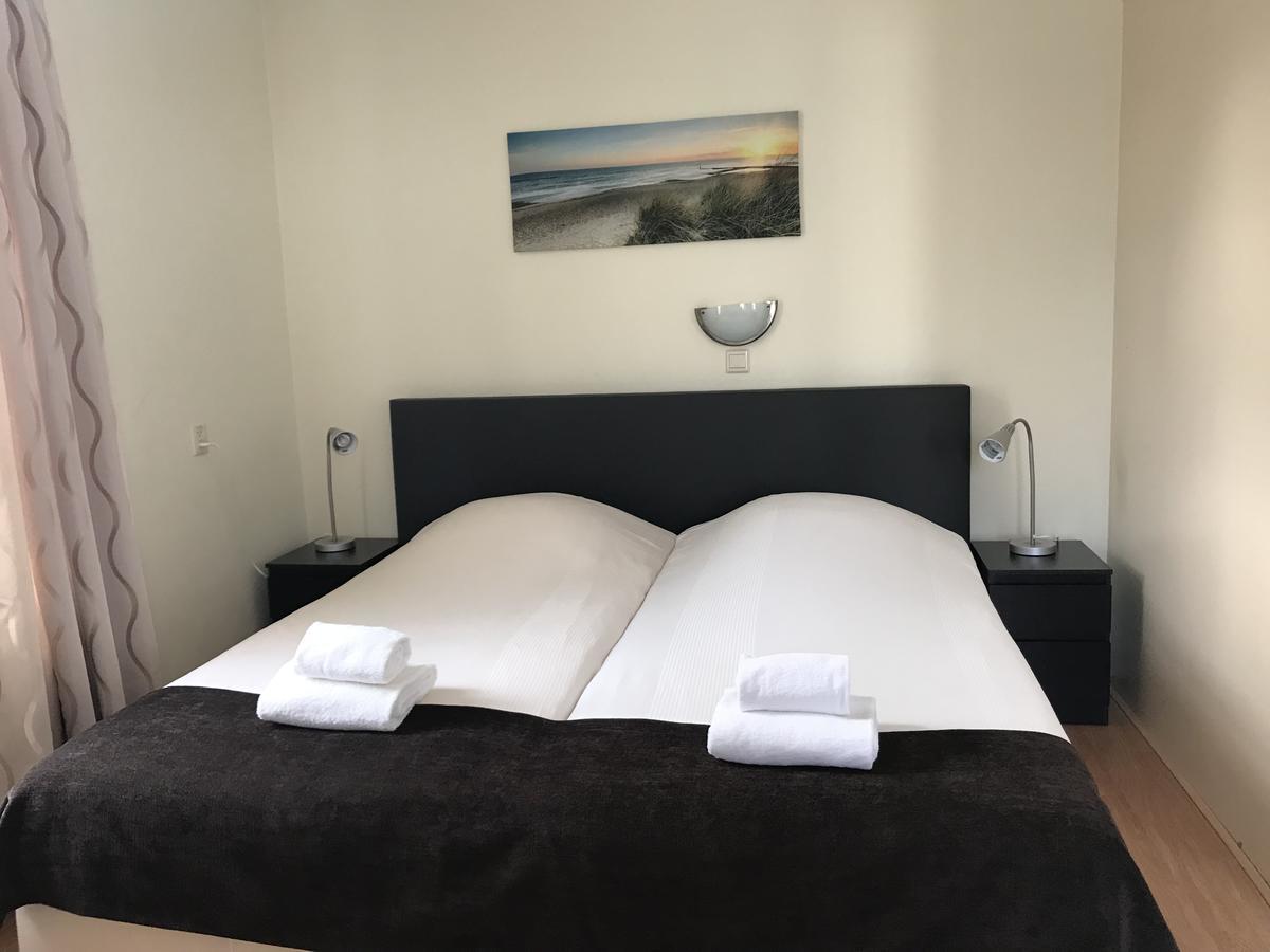 Family Room (2 Adults + 2 Children)