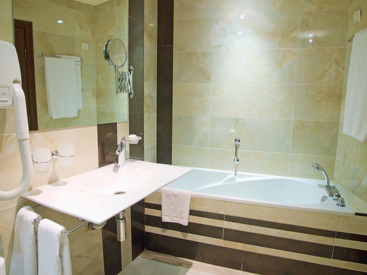 Executive Twin Room with Sea View - High Floor