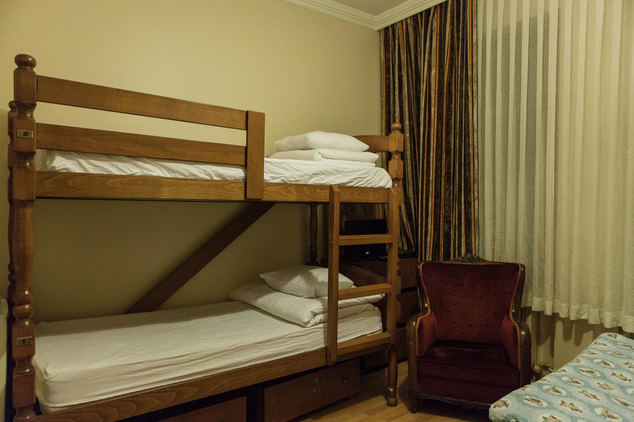 Bunk Bed in Mixed Dormitory Room