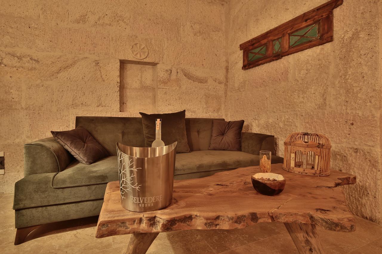 Cave Suite
