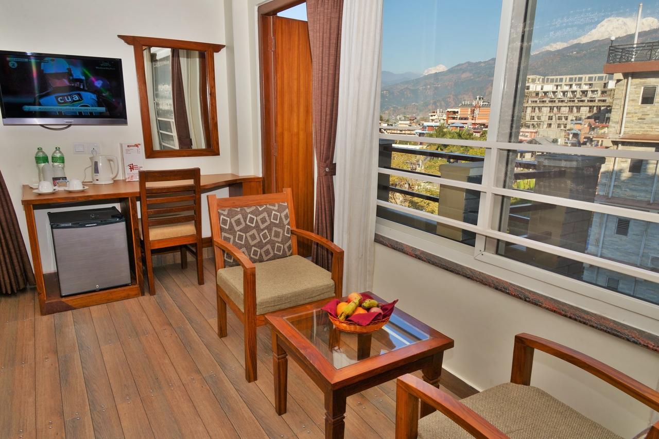 Deluxe Double or Twin Room with Mountain View