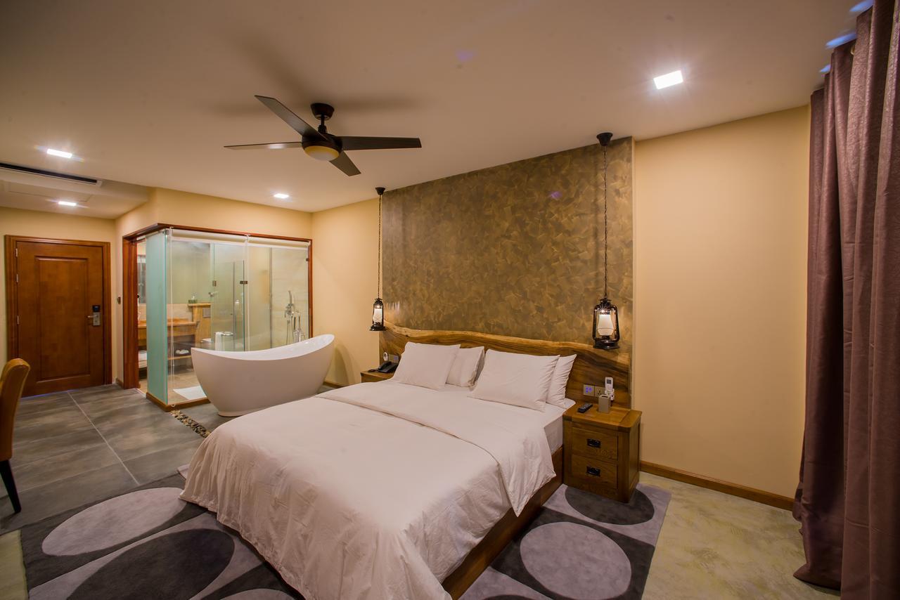 Standard Twin Room with Balcony & Sea View