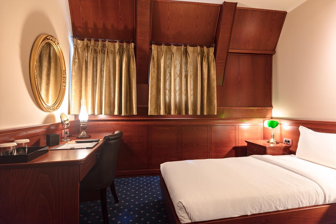 Double or Twin Room with River View