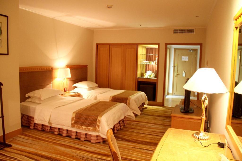 Double or Twin Room with Balcony and Sea View