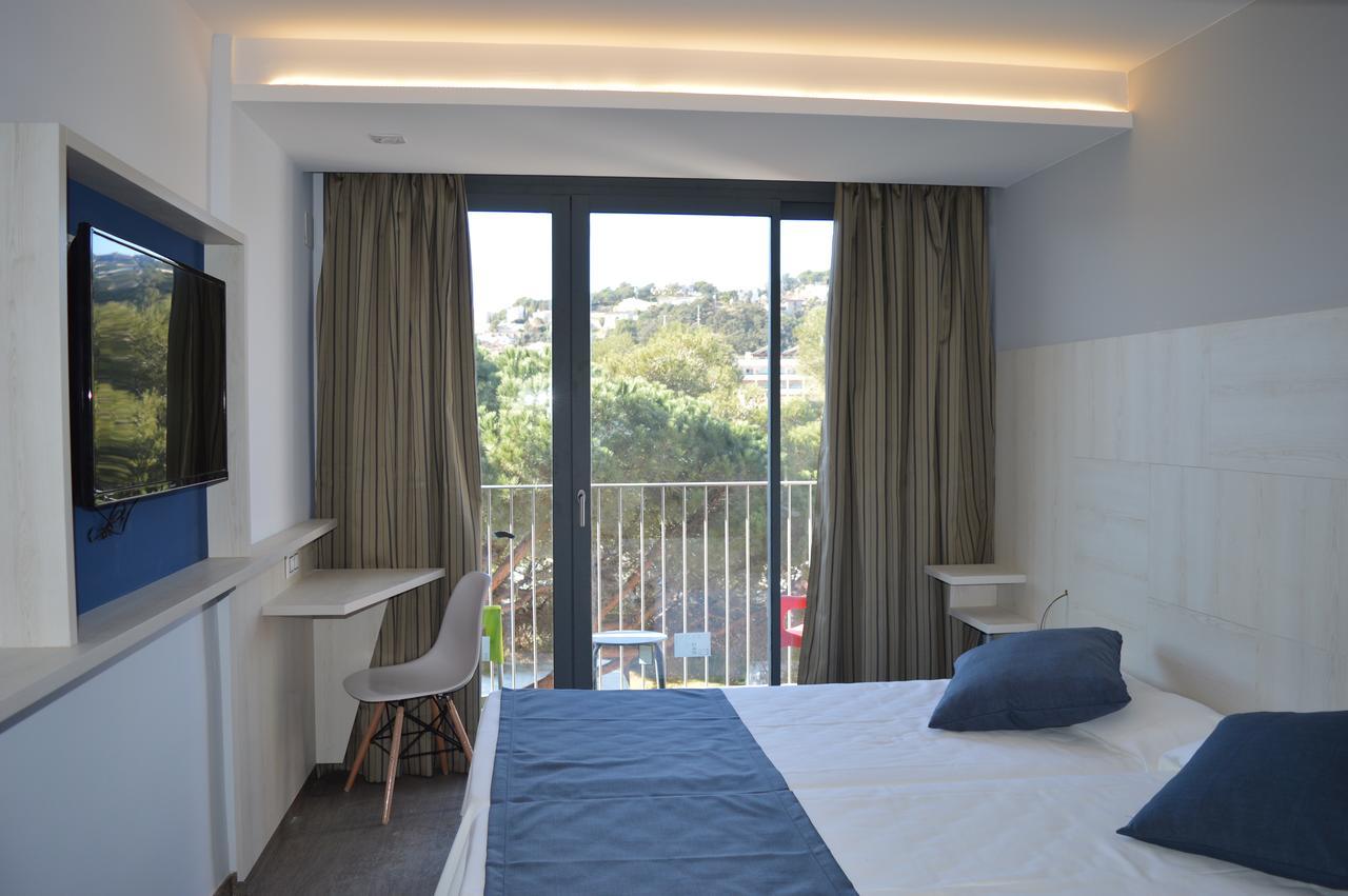 Double or Twin Room with Pool View