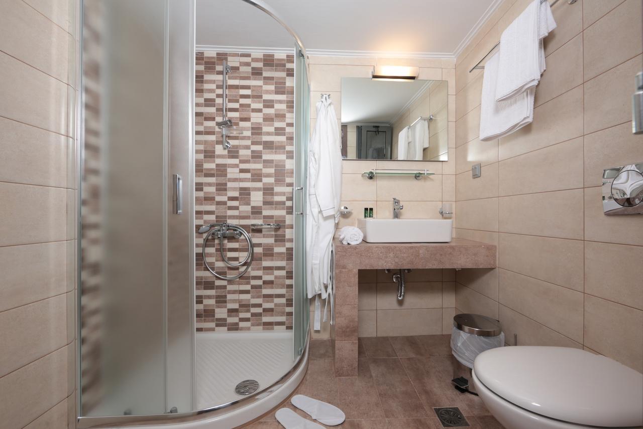 Grand Two-Bedroom Apartment
