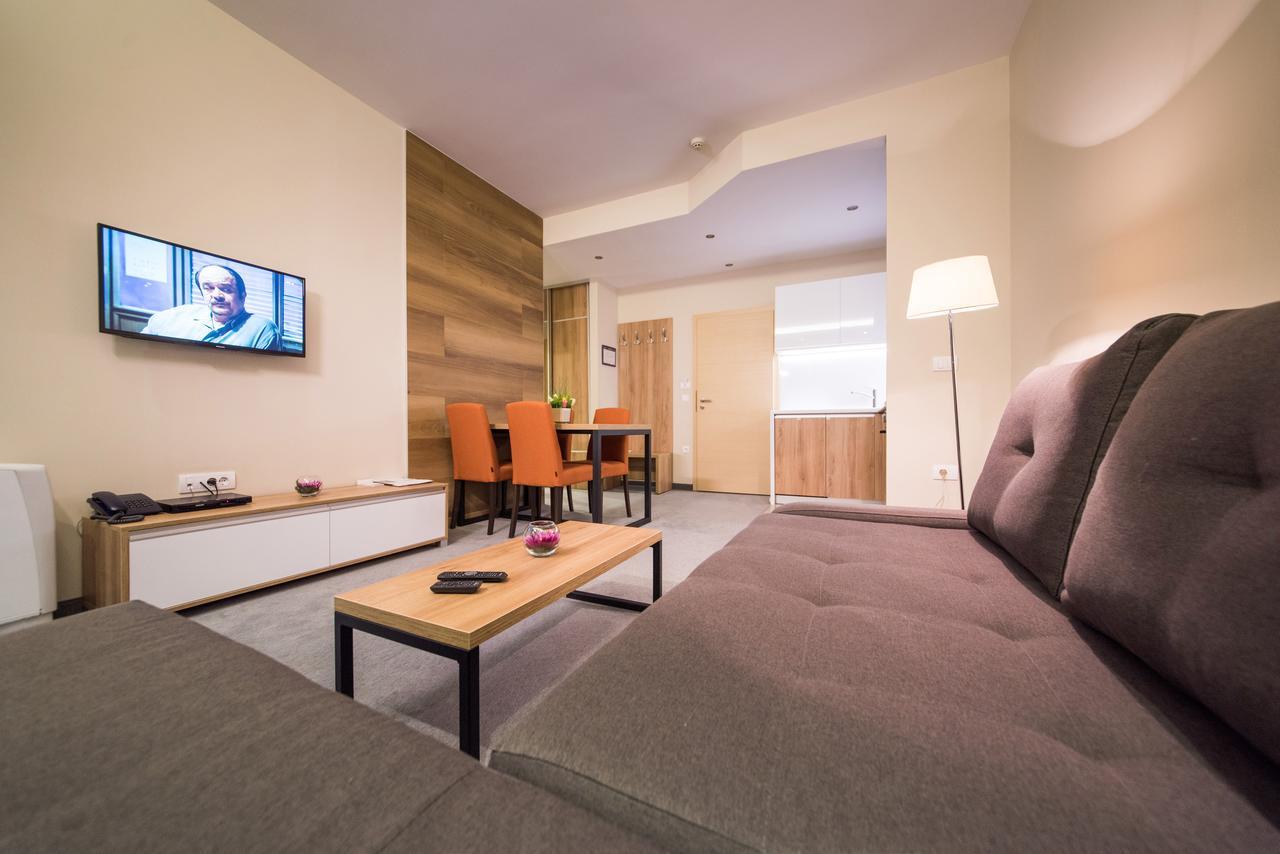 One-Bedroom Apartment with Balcony