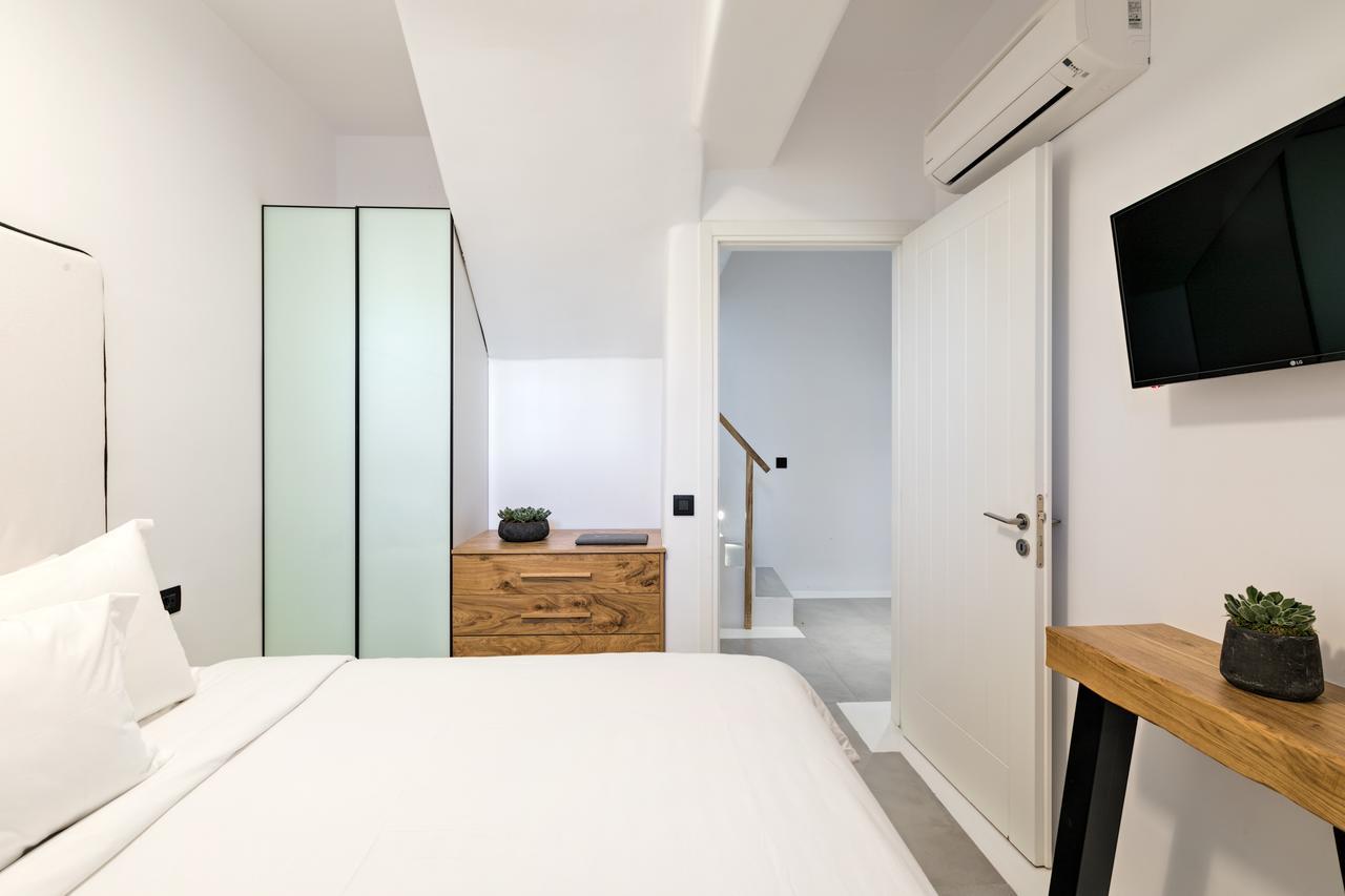 Deluxe Three Bedrooms Suite