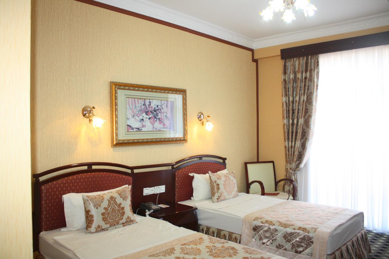 Large Twin Room