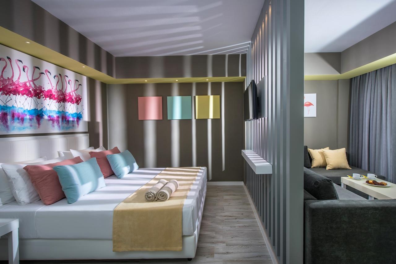 Flamingo Room