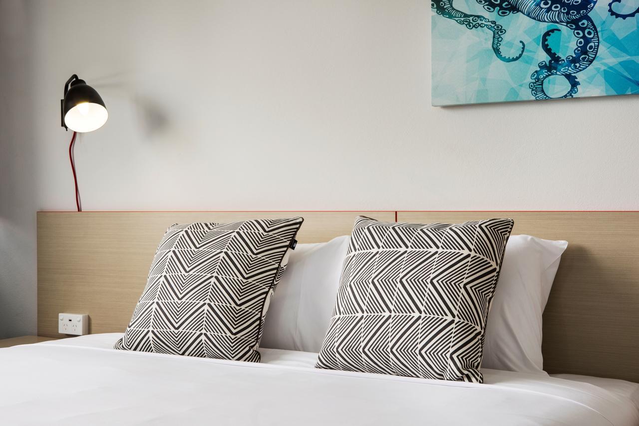 King or Twin Room with Shared Bathroom