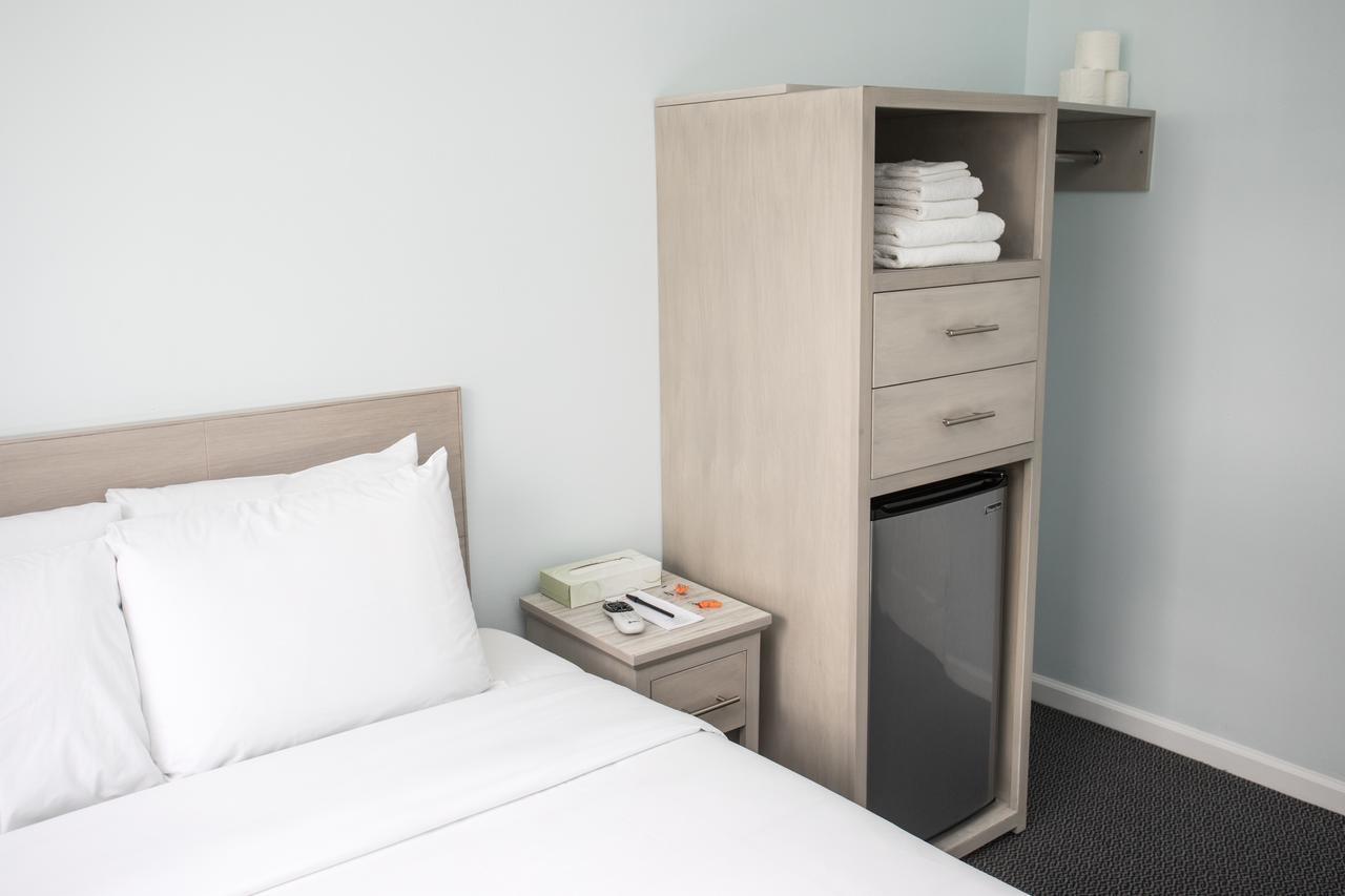 Queen Room with Private Bathroom