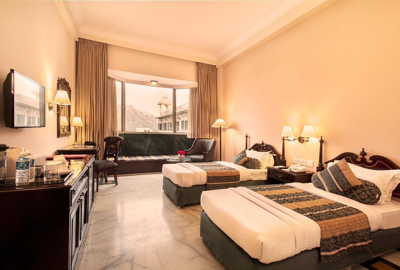 Royal Room Twin Bed
